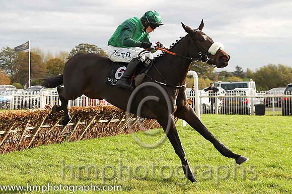 01st Missy Tata (FR) ( 6 , green ) and B.J. Cooper - Trainer : Gordon Elliott - Owner : Simon Munir