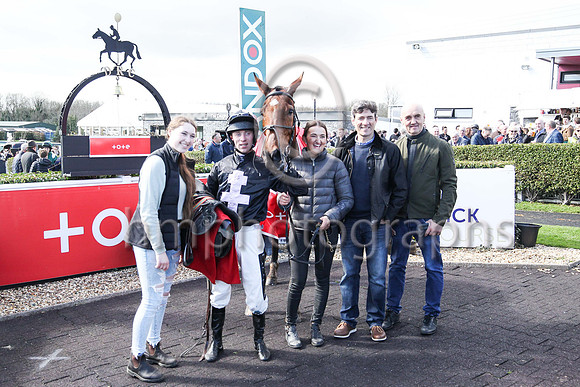 1 I Don't Get It (10 ,black, pink cross ), Jockey - G P Brouder ,Trainer/Owner - N McCluskey