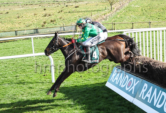1 Malina Girl (4 ,emerald green, yellow stars on sleeves ), Jockey - K M Donoghue ,Trainer - G P Cromwell