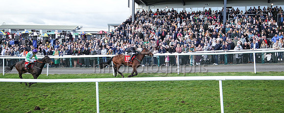 1 I Don't Get It (10 ,black, pink cross ), Jockey - G P Brouder ,Trainer - N McCluskey