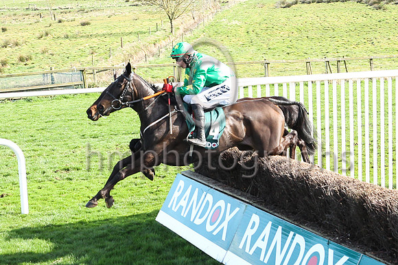 1 Malina Girl (4 ,emerald green, yellow stars on sleeves ), Jockey - K M Donoghue ,Trainer - G P Cromwell
