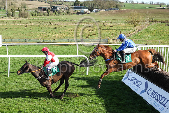 1 Indie Belle (4 ,royal blue and white diabolo ), Jockey - A P Kelly ,Trainer - Robert Widger