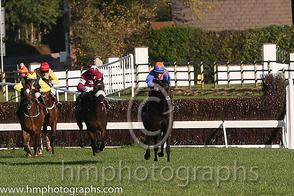 01st Ptit Zig (FR) ( 2 , pink, three mauve spots ) and Sam Twiston- Davies - Trainer : Paul Nicholls (in GB) - Owner : Barry Fulton, Chris Giles  Richard Webb