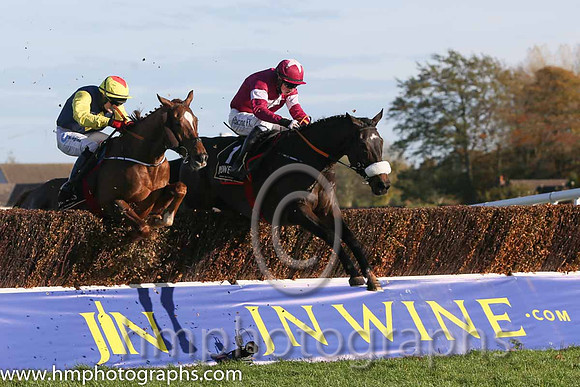 02nd Clarcam (FR) ( 1 , maroon, white hoop ) and B.J. Cooper - Trainer : Gordon Elliott - Owner : Gigginstown House Stud