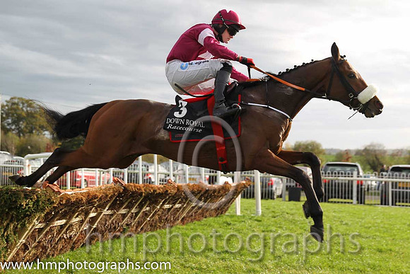 05th F Overtures (GB) ( 3 , maroon, white hoop ) and K.C. Sexton - Trainer : Gordon Elliott - Owner : Gigginstown House Stud