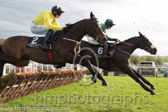 01st Missy Tata (FR) ( 6 , green ) and B.J. Cooper - Trainer : Gordon Elliott - Owner : Simon Munir