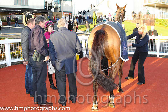 01st Death Duty ( 9 , maroon, white hoop ) and N. Carberry - Trainer : Gordon Elliott - Owner : Gigginstown House Stud