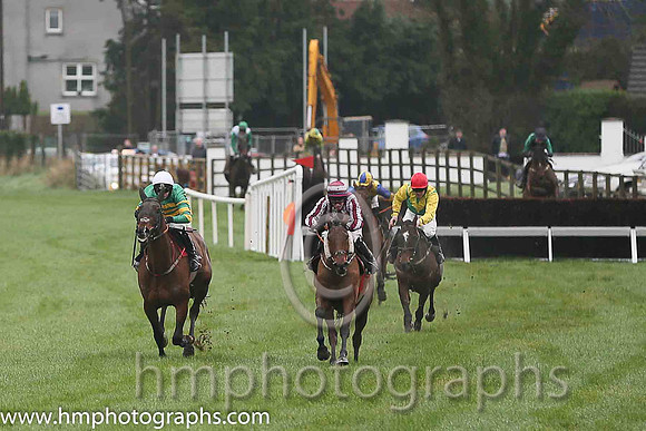 02nd Marlbrook ( 3 , orange and green hoops ) and N.P. Madden - Trainer : C.A.Murphy - Owner : John P. McManus