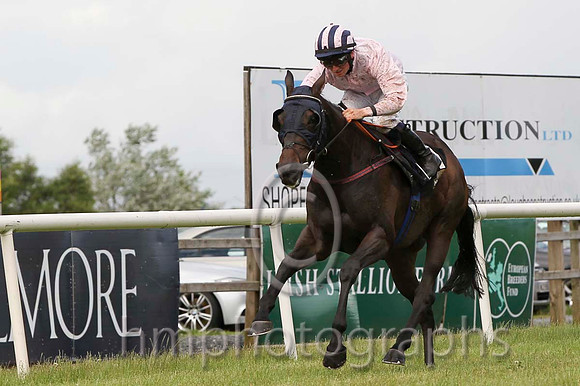 01 Sir Ector & C D hayes - winner (7, pink, dark blue and pink striped cap) - CU2D8043-Edit-46