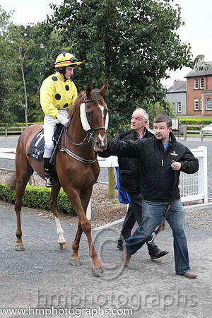 09th Get Out Of Jail ( 10 , pink and white diamonds ) and C.P. Hoban - Trainer : John C. McConnell - Owner : Rockview Racing Club