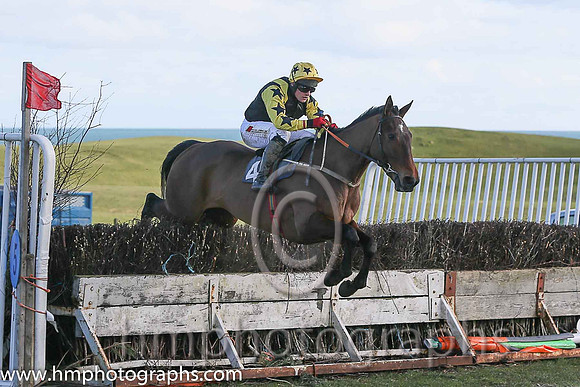 CROSSHUE DUDE and R James ( 4 , BLACK,yellow epaulettes; yellow,black stars sleeves; yellow cap ) Trainer: Donnchadh Doyle,, Owner : Syndicate D  N