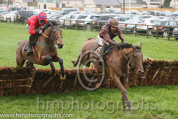 01st Westend Star ( 13 , dark blue and yellow qtrd ) and J.W. Kennedy (5) - Trainer : Gordon Elliott - Owner : Paul  Clare Rooney Partnership