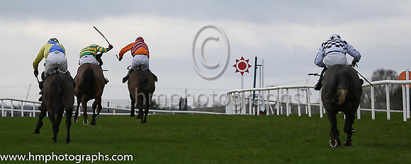 01 Angus Milan ( 2 , orange and purple chevrons ) and S.P. Kelly (7) - Trainer : Noel C. Kelly - Owner : Victor McCrea
