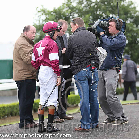 01st Flirt ( 3 , maroon, white star ) and G.P. Halpin (5) - Trainer : David Wachman - Owner : Gigginstown House Stud