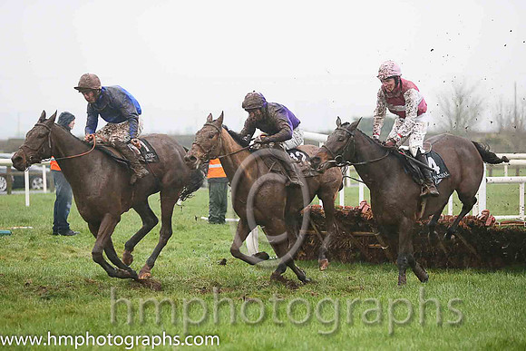 02nd Skellig Rocks (FR) ( 11 , royal blue , grey cap ) and B.R. Dalton - Trainer : A.L.T.Moore - Owner : Mrs T. K. Cooper