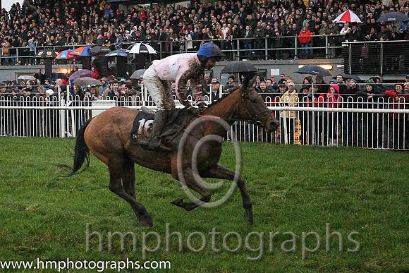 01st Avellino ( 16 , pink, white hoop ) and N. McParlan (5) - Trainer : Dermot Anthony McLoughlin - Owner : Mrs.P.J.Conway