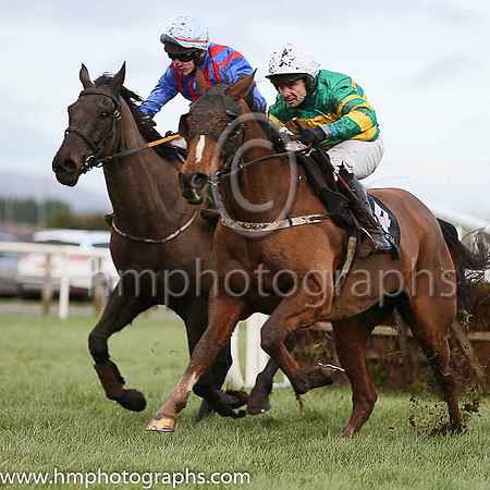 01 Coolaghknock Glebe ( 4 , orange and green hoops ) and A.P. Crowe - Trainer : C.Roche - Owner : John P. McManus