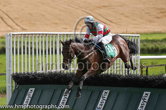 07th Purple Gang and P D Kennedy ( 11 , emerald grreen and red chevrons ) Trainer - S K Ryder , Owner - Purple Gang Syndicate