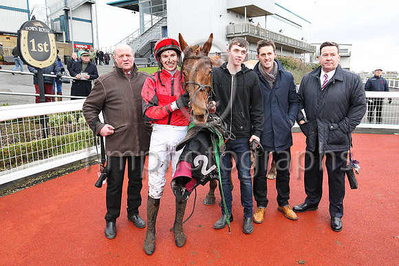 01 Topper Thornton ( 2 , red, black seams ) and A.P. Heskin - Trainer : C.A.McBratney - Owner : R.P. Behan/Steven Wylie