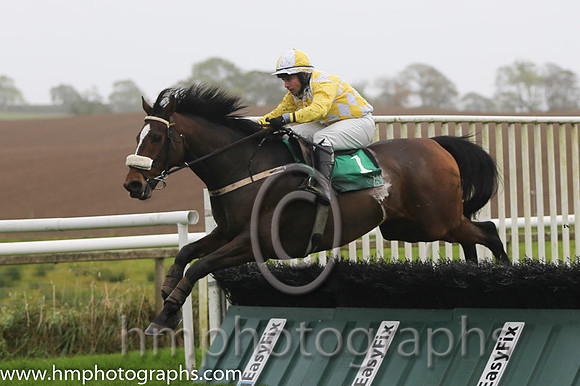 09 MississippiLanding and A P Crowe - PU - 09th (1 ,Yellow and white check ) Trainer - T Collins