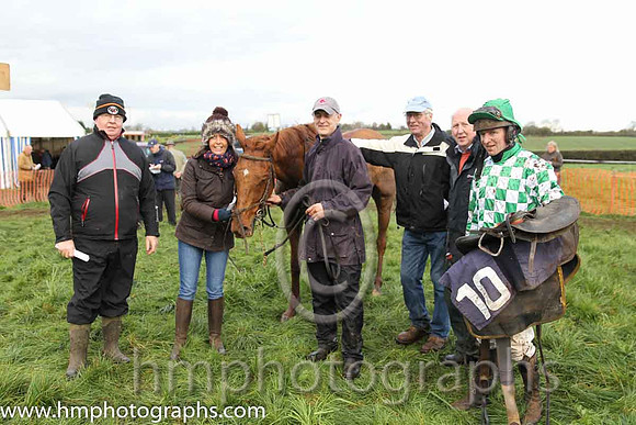 01st TAREESH LANE and N MCParlan ( 10 , GREEN  WHITE CHECK; green,white check sleeves; green cap,white spots ) Trainer: Sean McParlan,, Owner : P. Madine
