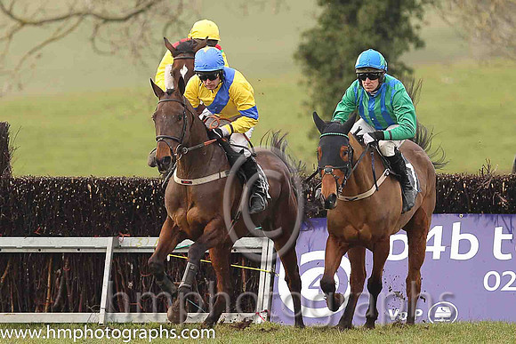 04th IS THIS IT and B O'Neill ( 7 , EMERALD GREEN  ROYAL BLUE STRIPES; emerald green sleeves; emerald green  royal blue qtd cap ) Trainer: Cathy Hanna,, Owner : Samuel Hanna