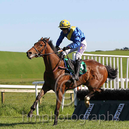 09 DiamondGeezer Luke & B T O'Connell - 9th (4, royal blue, yellow sash) - FT8E5941-38