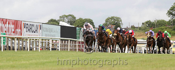 01 Sir Ector & C D Hayes - winner (7, pink, dark blue and pink striped cap) - CU2D8032-Edit-32