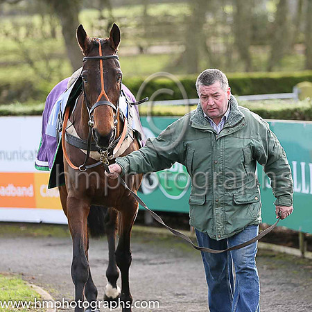 06 Benarty Hill ( 11 , black, emerald green sash ) and B.R. Dalton (3) - Trainer : Liam Lennon - Owner : Liam Lennon