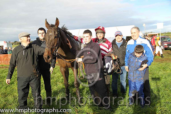 01st BIG MEADOW and J J Codd ( 23 , WHITE MAROON HOOPS; white,maroon chevrons sleeves; maroon cap,white diamonds ) Trainer: Peter Fahey,, Owner : Patrick F. Ryan