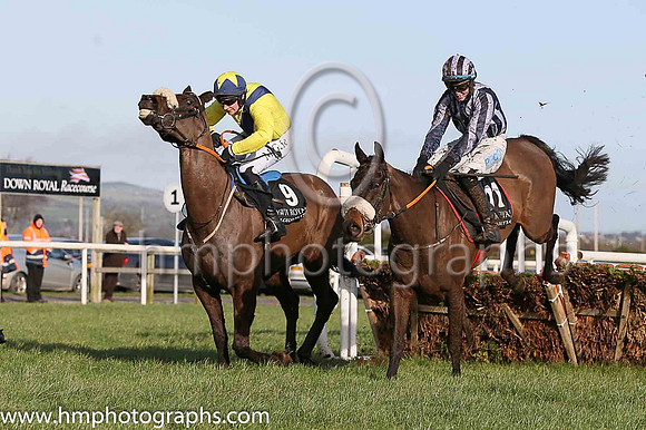01 Steamboat Bill ( 11 , dark blue and mauve stripes ) and J.W. Kennedy (3) - Trainer : Gordon Elliott - Owner : Thomas Brian McKnight