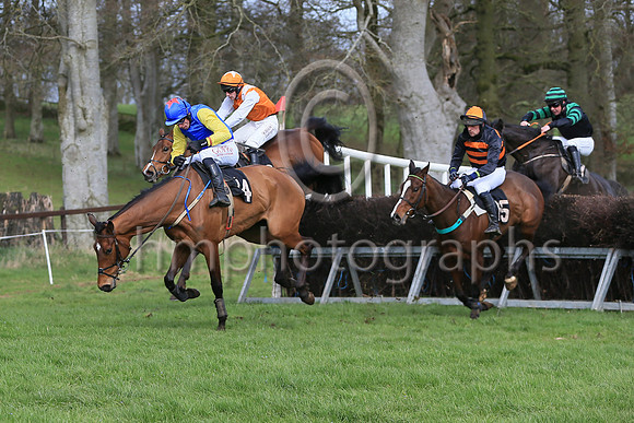 CEIS CHARRAIGIN and Derek O'Connor ( 14 , ROYAL BLUE; yellow sleeves; royal blue cap,red star ) Trainer: Margaret Mullins,, Owner : Margaret Mullins