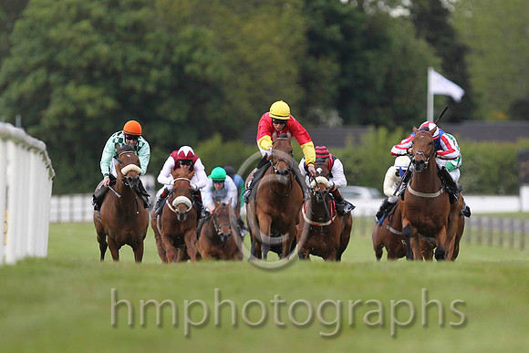 01 Judies Child & S B Kelly - winner (4, Red,yellow halved sleeves) - FT8E5355-8