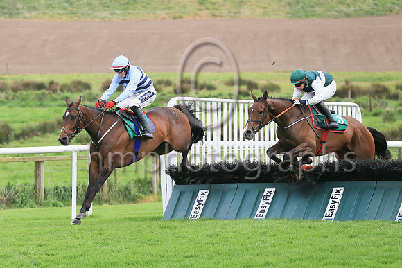 3 Bob Cigar (3 ,dark green, white hoop ), Jockey - D J Gilligan ,Trainer - G Elliott