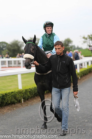07th Rythm Of The Night ( 8 , dark green , light blue sleeves ) and M.C. Hussey - Trainer : Tracey Collins - Owner : Albert Conneally