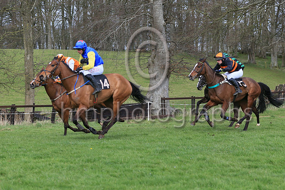 CEIS CHARRAIGIN and Derek O'Connor ( 14 , ROYAL BLUE; yellow sleeves; royal blue cap,red star ) Trainer: Margaret Mullins,, Owner : Margaret Mullins