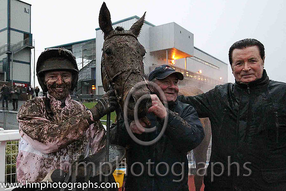 01st Avellino ( 16 , pink, white hoop ) and N. McParlan (5) - Trainer : Dermot Anthony McLoughlin - Owner : Mrs.P.J.Conway
