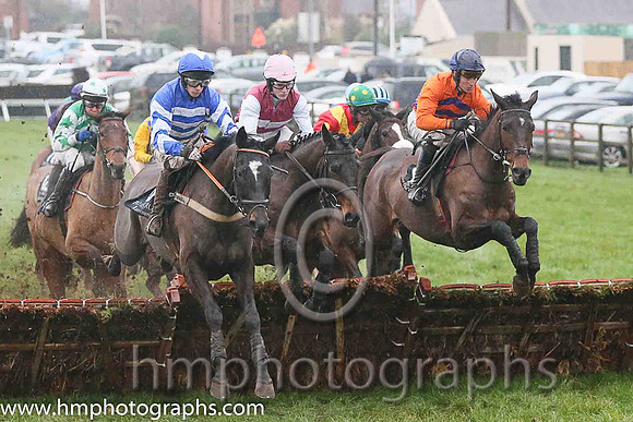 01st Angus Milan ( 1 , orange and purple chevrons ) and C.D. Timmons (2) - Trainer : Noel C. Kelly - Owner : Victor McCrea