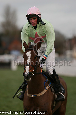 05 Peter From Paris ( 4 , light green, pink star ) and S.J. Hassett - Trainer : D E Prendergast - Owner : T.Ryan