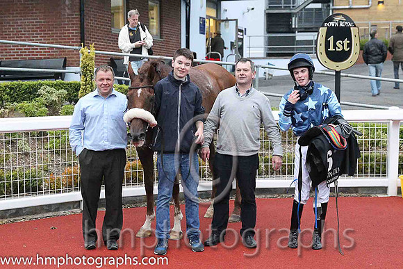 01st dh He'llberemembered ( 6 , dark blue, light blue stars ) and T.P. Madden (5) - Trainer : P.G. Fahey - Owner : Mrs Mary Lett/P.G. Fahey