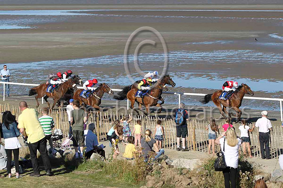 01 Captain May & W M Lordan - winner (1, red, white epaulettes) - FT8E0796-13
