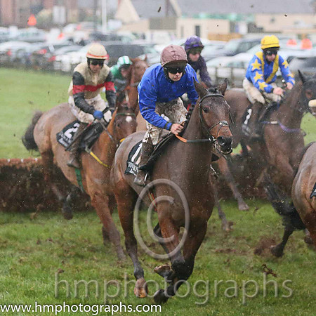 02nd Skellig Rocks (FR) ( 11 , royal blue , grey cap ) and B.R. Dalton - Trainer : A.L.T.Moore - Owner : Mrs T. K. Cooper