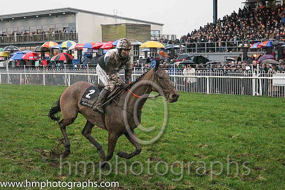 05th Ballyoptic ( 2 , black and white qtrd ) and J.P. McKeown - Trainer : I. R. Ferguson - Owner : W. W. Dennison