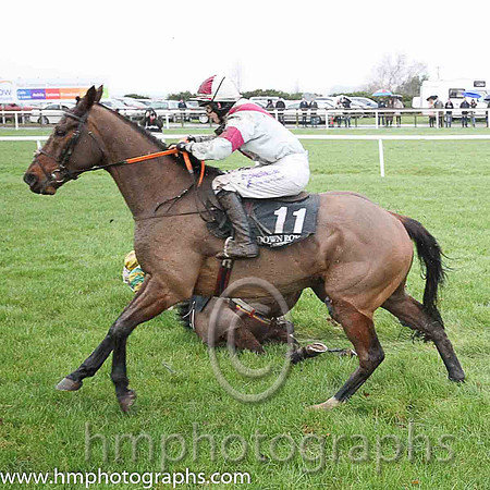 06th Glen Gyle ( 11 , grey, maroon chevron ) and Rachael Blackmore (7) - Trainer : Liam Lennon - Owner : William Anderson
