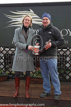 01 Coolaghknock Glebe ( 4 , orange and green hoops ) and A.P. Crowe - Trainer : C.Roche - Owner : John P. McManus