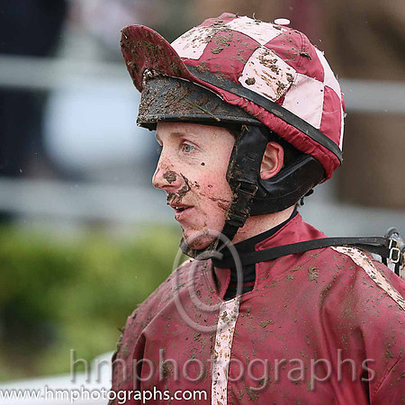 i01st Witness Of Fashion ( 12 , maroon, pink sleeves ) and C.D. Maxwell (3) - Trainer : Patrick Rooney - Owner : Mrs Lorraine Rooney