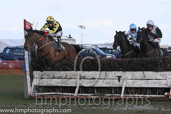 CROSSHUE DUDE and R James ( 4 , BLACK,yellow epaulettes; yellow,black stars sleeves; yellow cap ) Trainer: Donnchadh Doyle,, Owner : Syndicate D  N