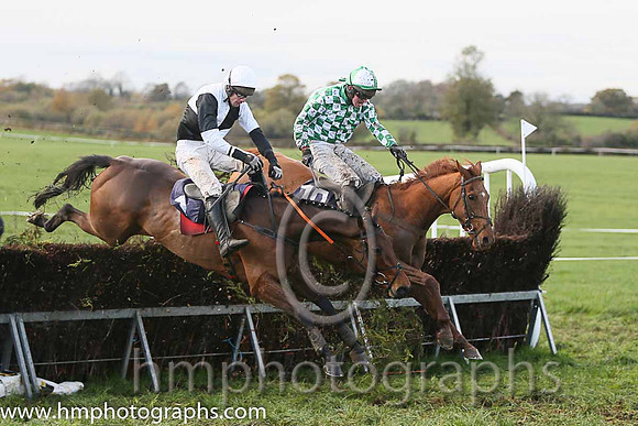 01st TAREESH LANE and N MCParlan ( 10 , GREEN  WHITE CHECK; green,white check sleeves; green cap,white spots ) Trainer: Sean McParlan,, Owner : P. Madine