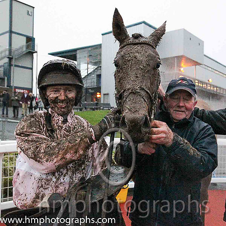 01st Avellino ( 16 , pink, white hoop ) and N. McParlan (5) - Trainer : Dermot Anthony McLoughlin - Owner : Mrs.P.J.Conway