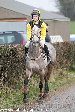 01st SIXTEEN AGAIN and M J O'Hare ( 13 , YELLOW,black chevron; yellow, plain sleeves; white  yellow check cap ) Trainer: B.P. Galvin,, Owner : Noreen Galvin